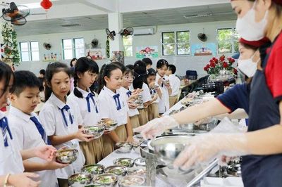 Giám sát chất lượng bữa ăn học đường đi vào thực chất, hiệu quả
