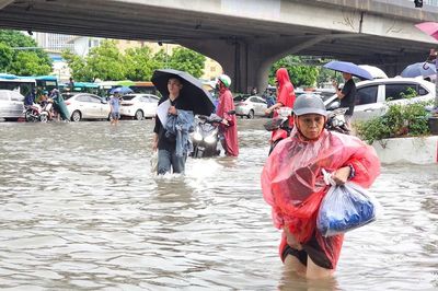 Hà Nội giảm điểm ngập sau mưa lớn, chuyên gia cảnh báo chưa thể chủ quan