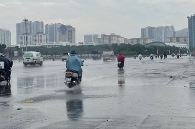 Sau mưa lớn, các 'điểm đen' ngập úng Hà Nội ra sao?