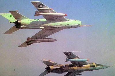 MiG-19 và F-100: Cuộc đua tiêm kích siêu thanh đầu tiên