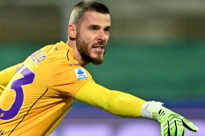 AS Roma khiến De Gea 4 lần vào lưới nhặt bóng