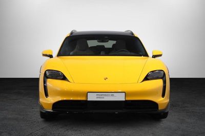 'Không có chuyện' Porsche Taycan bị khai tử