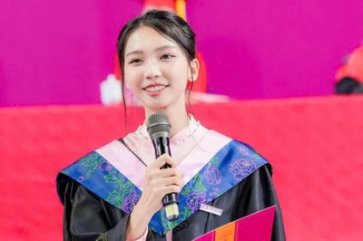 Nữ du học sinh Việt làm MC, quen mặt trên báo Trung Quốc