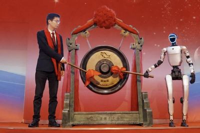 Trùm robot Trung Quốc bốc hơi gần một nửa vốn hóa