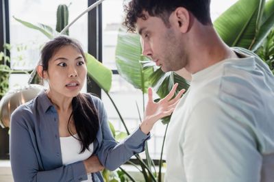 Chia hóa đơn quá sòng phẳng, Gen Z dễ mất bạn
