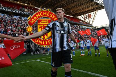 Tin chuyển nhượng 25.8: Man United gặp khó, Newcastle quyết không bán Lewis Hall