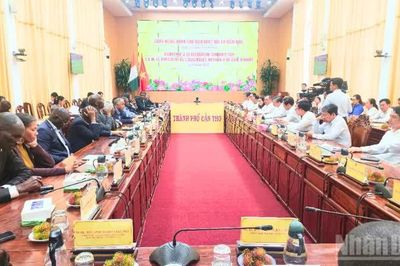 Chủ tịch Quốc hội Bờ Biển Ngà làm việc với lãnh đạo thành phố Cần Thơ