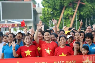 Tuyên Quang: 4.500 người tham gia chương trình 'Cùng Việt Nam tiến bước'