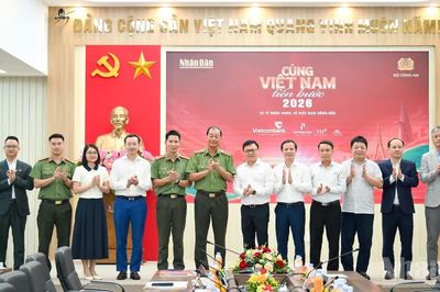[Ảnh] Lễ công bố Hoạt động đi bộ toàn quốc 'Cùng Việt Nam tiến bước' năm 2026 -Hành trình '10 tỷ bước xanh-Vì Việt Nam vững bền'