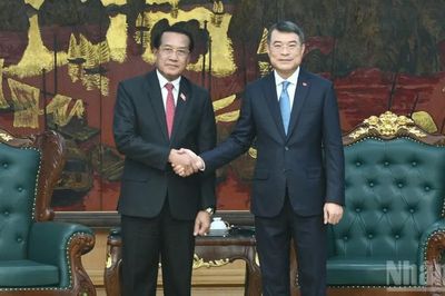 Việt Nam và Lào hợp tác nâng cao hiệu quả quản trị quốc gia, xây dựng bộ máy nhà nước trong sạch, vững mạnh