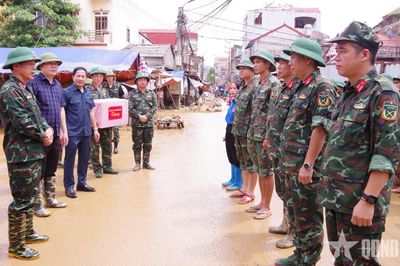 Quân khu 1 kiểm tra công tác khắc phục hậu quả sau bão tại tỉnh Lạng Sơn