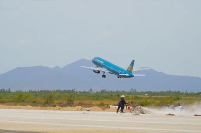 Sân bay Phù Cát tăng tốc hoàn thành đường băng số 2 trước ngày bay hiệu chuẩn