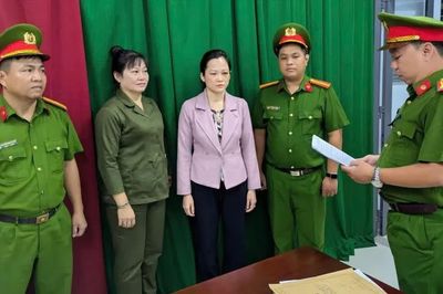 Chủ nha khoa Tuyết Chinh bị đề nghị 3 năm tù nhưng cho hưởng án treo