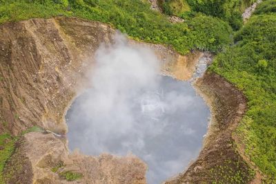 Hồ nước sôi giữa rừng nhiệt đới- hiện tượng kỳ lạ của vùng Caribbean