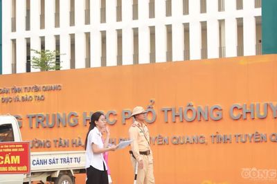 Gần 90 học sinh chuyên Tuyên Quang trúng tuyển đại học sau kỳ thi lại