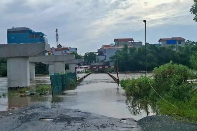 Hà Nội: Chốt trực tại các điểm cầu ngập, sạt lở để bảo đảm an toàn