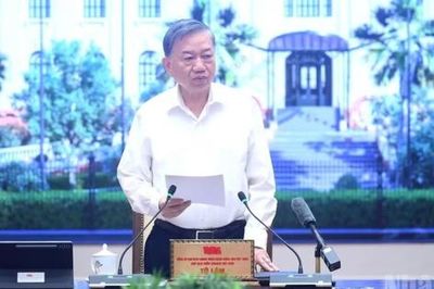 Xây dựng hệ thống an sinh xã hội bao trùm, tạo điều kiện để người dân tự vươn lên