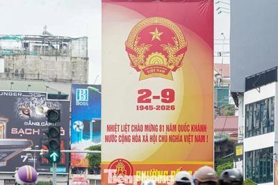 Hà Nội rực rỡ sắc đỏ trước ngày Quốc khánh 2/9
