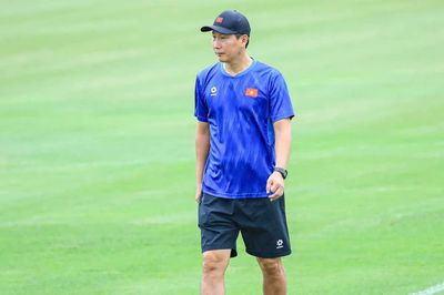 Ông Kim Sang-sik: Rất nhiều người nhắn tin nhờ tôi mua vé