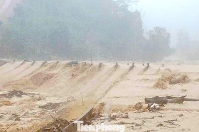 Thả lưới bắt cá giữa mưa lớn, người đàn ông bị nước cuốn tử vong