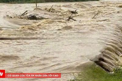 Người đàn ông bị nước cuốn tử vong khi thả lưới bắt cá