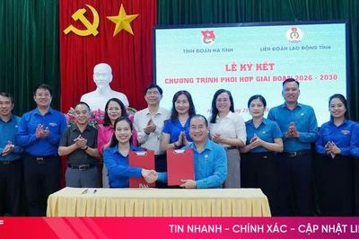 Tỉnh đoàn và Liên đoàn Lao động tỉnh ký kết chương trình phối hợp chăm lo thanh niên công nhân