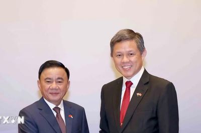 Toàn cảnh Lễ đón Thường trực Ban Bí thư Trần Cẩm Tú thăm chính thức Singapore