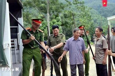Tuyên Quang: Mỗi khẩu súng tự chế được giao nộp, thêm một nguy cơ được loại bỏ