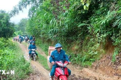 Ngầm tràn ngập sâu, gần 1.900 người tại 3 bản giữa đại ngàn Pù Huống bị cô lập
