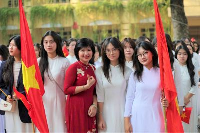 Chủ tịch Hà Nội yêu cầu minh bạch khoản thu, chi trong năm học mới