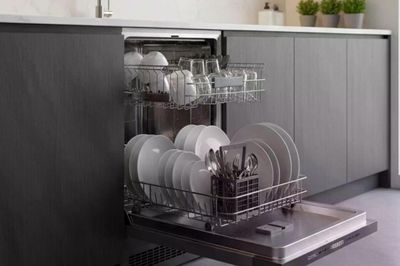 Bát đĩa chưa sạch, đừng vội đổ lỗi cho máy rửa bát
