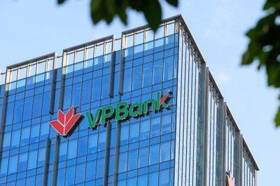 Dàn lãnh đạo và cổ đông liên quan nắm hơn 35% vốn điều lệ VPBank