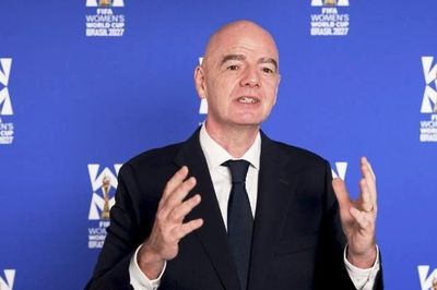 Chủ tịch FIFA Gianni Infantino dự khán trận chung kết giữa đội tuyển Việt Nam và Thái Lan tại Mỹ Đình