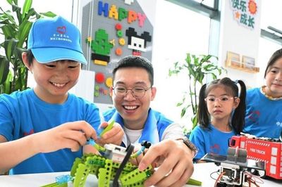 Tour học tập, trải nghiệm AI bùng nổ tại Trung Quốc