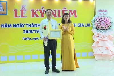 Hành trình 30 năm "giữ lửa" đam mê tem bưu chính ở Gia Lai