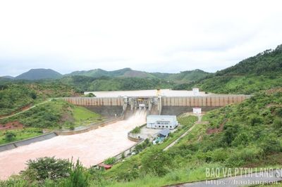Bớt “gánh nặng”cho hạ du