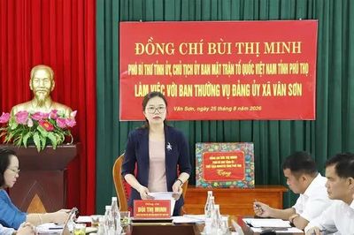 Phó Bí thư Tỉnh ủy Bùi Thị Minh: Vân Sơn phải chọn việc hiệu quả, làm đến cùng những việc có lợi cho dân