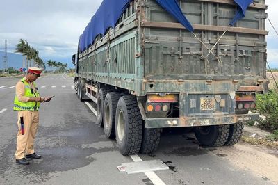 Đắk Lắk: Đẩy mạnh tuần tra các tuyến đường trọng điểm, xử nghiêm xe quá khổ, quá tải