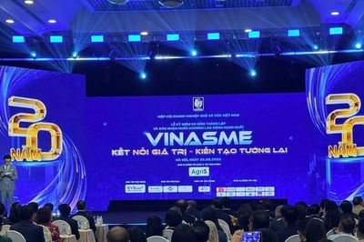 Thủ tướng: Chính sách phải ổn định, dễ hiểu, dễ thực hiện, giảm thực chất chi phí, thời gian tuân thủ của doanh nghiệp*