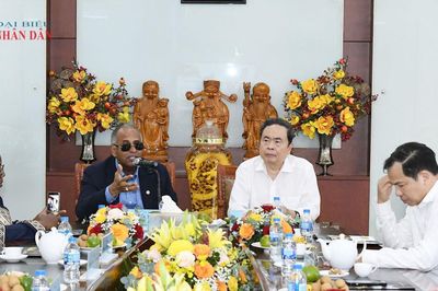 Chủ tịch Quốc hội Trần Thanh Mẫn và Chủ tịch Quốc hội Bờ Biển Ngà thăm làm việc tại Công ty CASEAMEX