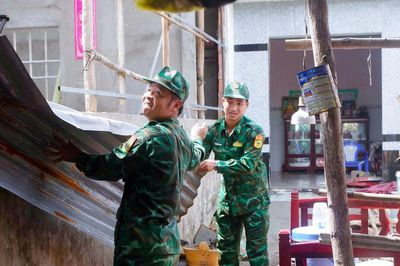 An Giang: Xuyên đêm giải cứu 4 thuyền viên gặp nạn trên biển