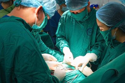 Mổ lấy thai, bác sĩ bất ngờ phát hiện sản phụ bị viêm ruột thừa cấp
