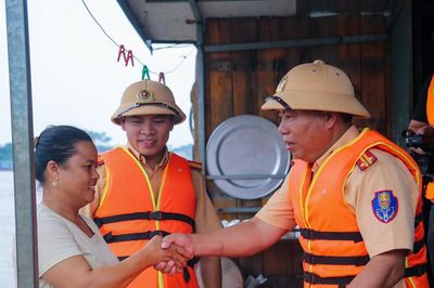 Sát dân, bám địa bàn, bảo đảm an toàn mùa mưa lũ trên sông Hồng