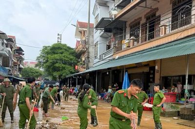 Công an Lạng Sơn sát cánh cùng nhân dân ổn định cuộc sống sau bão lũ
