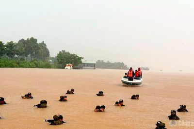 Vượt nắng, thắng mưa giữ bình yên vùng sông nước Cửu Long