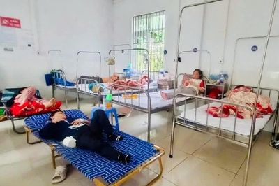 Hàng chục trường hợp nôn ói, tiêu chảy sau khi ăn bánh mì