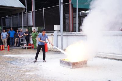 Bồi dưỡng nghiệp vụ phòng cháy, chữa cháy tại Kho bạc Nhà nước khu vực VII