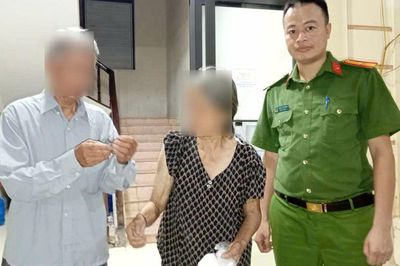 Cụ bà gần 80 tuổi đi lạc, mệt lả giữa đường và hành trình trở về nhà đầy ấm áp