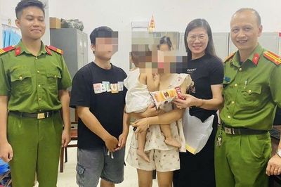 Phát hiện người mẹ trẻ tinh thần bất ổn ôm con đứng trên cầu Văn Lang, công an lập tức can thiệp