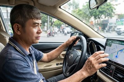 Đừng chỉ dùng Google Maps để tìm đường: 5 tính năng giúp tài xế tiết kiệm xăng đáng kể